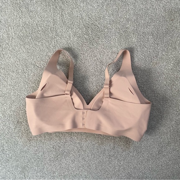 Seamless Nude Bra Size Large - Picture 2 of 7